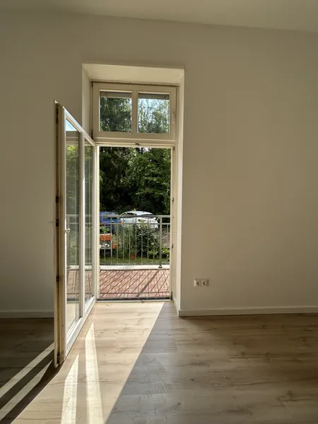 Sanierte 2-Zimmer-Wohnung mit Einbauküche, Balkon, Keller und WG geeignet — photo 1